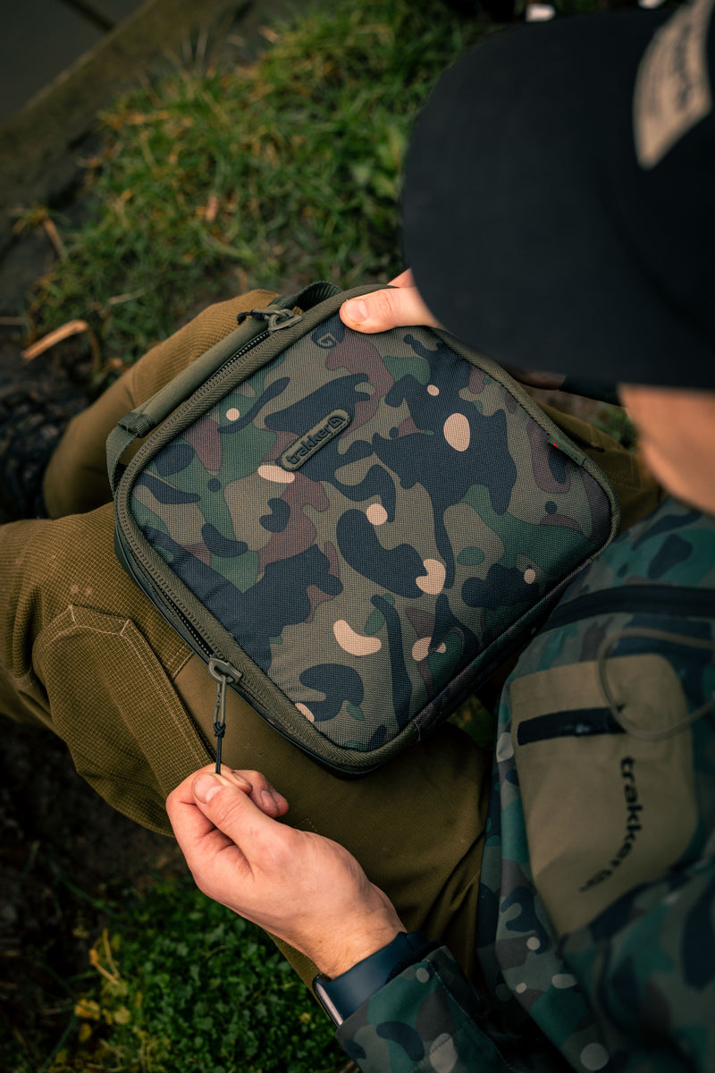 Carica immagine in Galleria Viewer, Trakker NXC Camo Tackle Bag