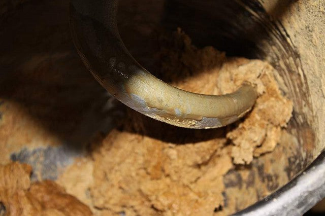 Laden Sie das Bild in Galerie -Viewer, Ib Carptrack Liquid-Powder Paste Mkii - Monster/Liver- 180 G