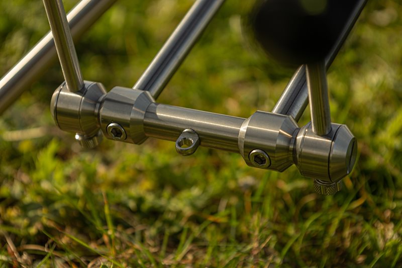 Carica immagine in Galleria Viewer, Solar P1 Euro Universal Pod - Rod Pod Carpfishing Made in UK
