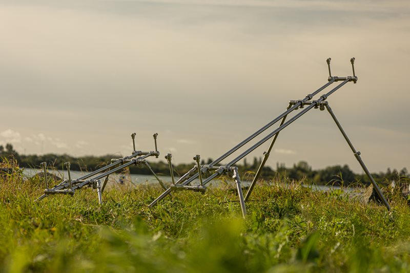 Carica immagine in Galleria Viewer, Solar P1 Euro Universal Pod - Rod Pod Carpfishing Made in UK