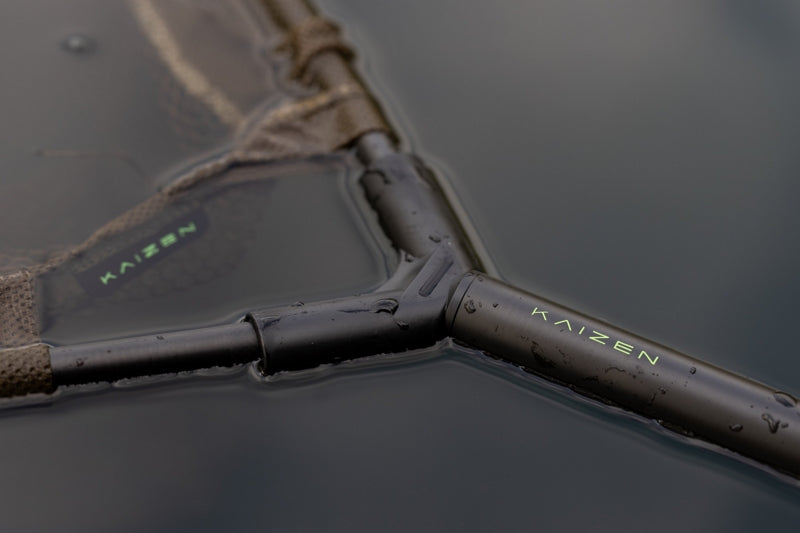 Carica immagine in Galleria Viewer, Korda Kaizen Green Net 42" 2 Sezioni - Guadino Compatto da Carp Fishing