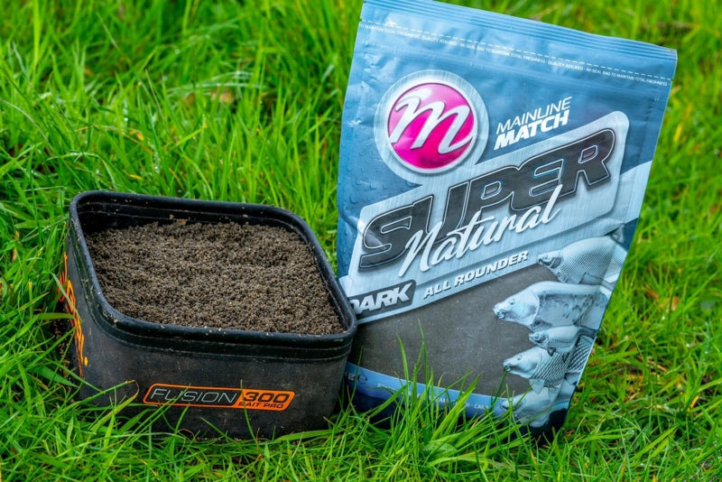 Laden Sie das Bild in Galerie -Viewer, Mainline Match Super Natural Dark (All Rounder Mix) 1kg