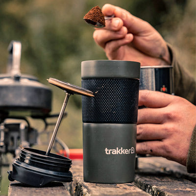 Laden Sie das Bild in Galerie -Viewer, Trakker Armolife Thermal Coffee Press Mug