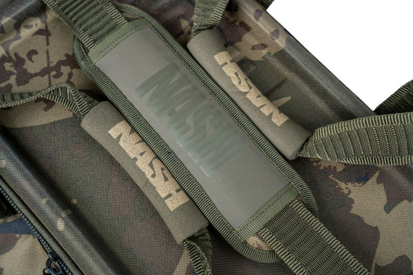 Laden Sie das Bild in Galerie -Viewer, Nash Subterfuge Carryall Medium 50L - Borsa da Carpfishing