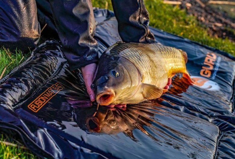 Carica immagine in Galleria Viewer, Guru Fusion Black Mat Bag