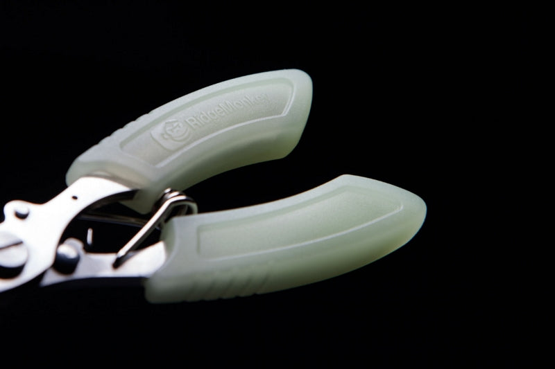 Carica immagine in Galleria Viewer, Ridge Monkey Nite Glo Braid Scissors
