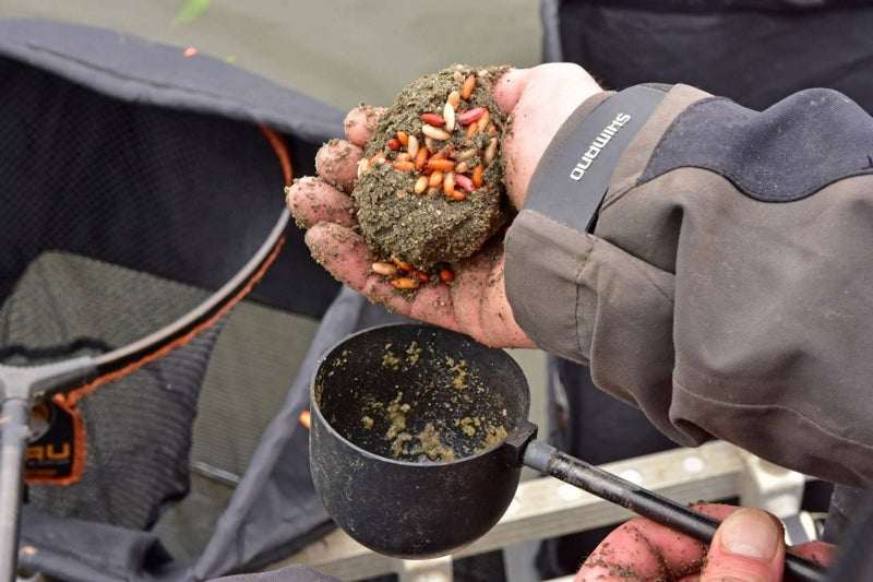 Carica immagine in Galleria Viewer, Dynamite Baits Swim Stim Silver-Fish Groundbait Dark 900g
