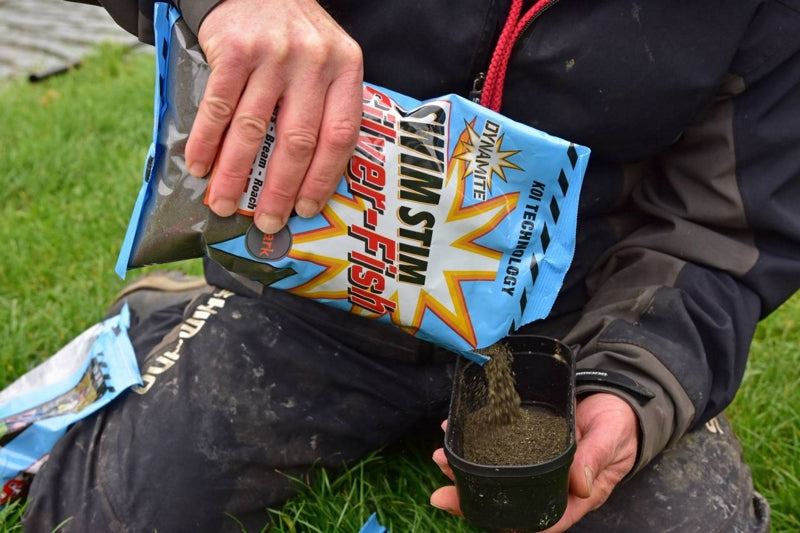 Carica immagine in Galleria Viewer, Dynamite Baits Swim Stim Silver-Fish Groundbait Dark 900g
