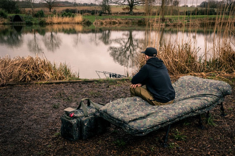 Carica immagine in Galleria Viewer, Trakker Rlx 6 Camo Bed System
