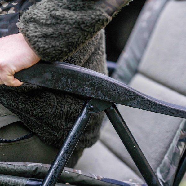 Carica immagine in Galleria Viewer, Kevin Nash Bank Life Reclining Chair Camo
