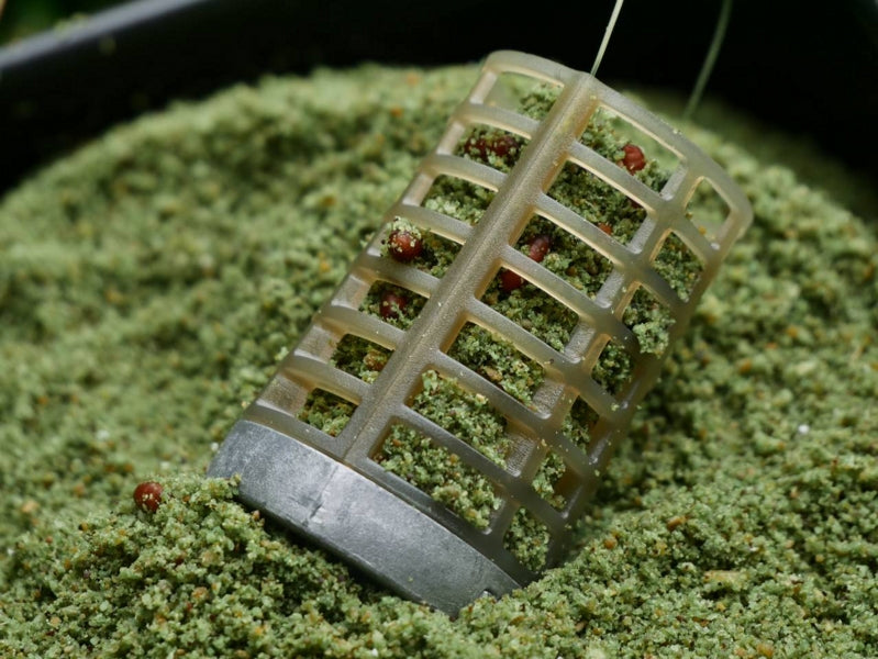 Carica immagine in Galleria Viewer, Dynamite Baits Swim Stim Silver-Fish Groundbait Dark 900g
