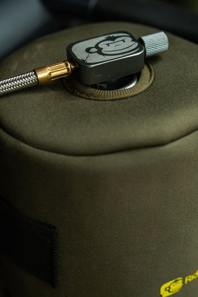 Carica immagine in Galleria Viewer, Ridge Monkey Ecopower Usb Heated Gas Canister Cover
