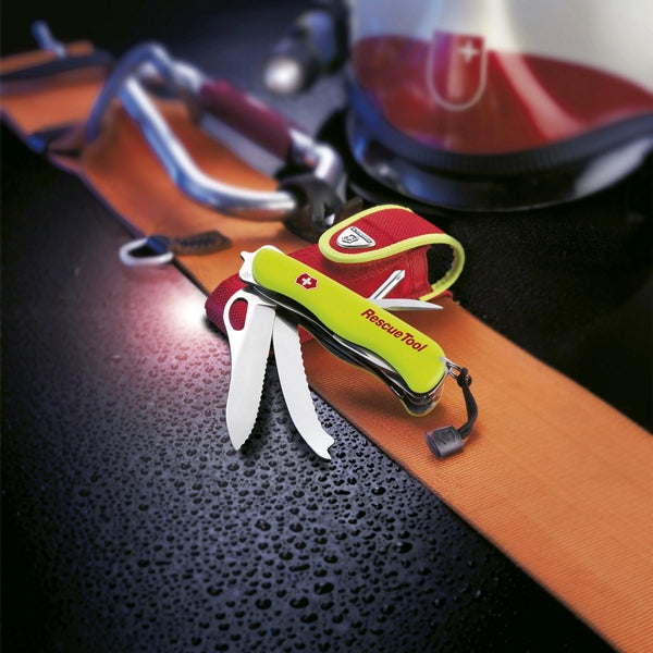 Carica immagine in Galleria Viewer, Victorinox Rescue Tool
