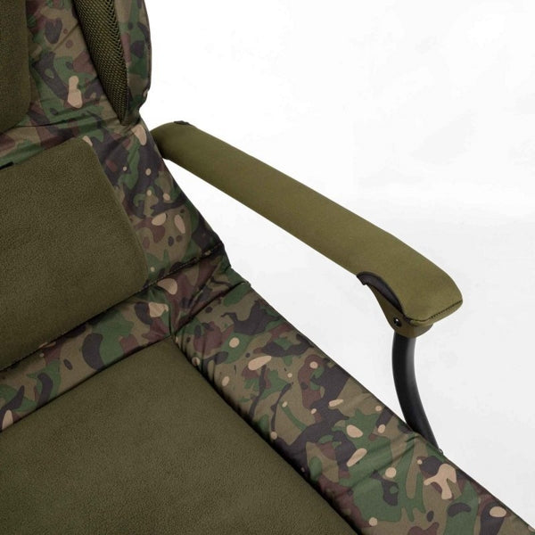 Carica immagine in Galleria Viewer, Trakker Levelite Camo Longback Chair

