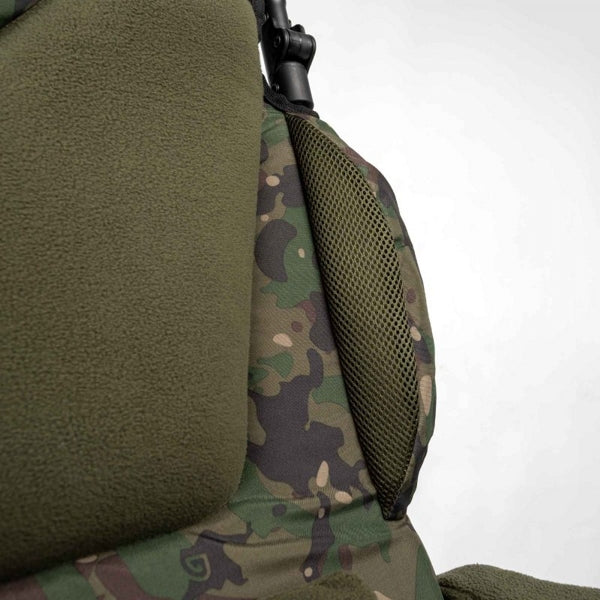 Carica immagine in Galleria Viewer, Trakker Levelite Camo Longback Recliner Chair

