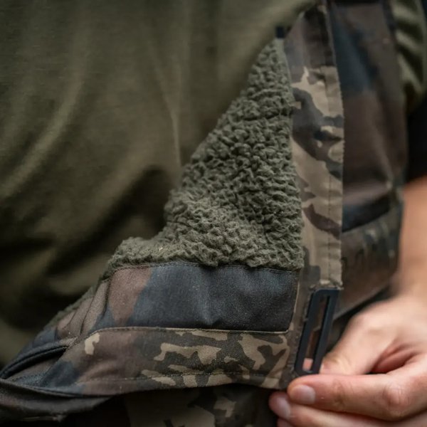 Carica immagine in Galleria Viewer, Kevin Nash Zt Helluva Waterproof Bib And Brace Camo
