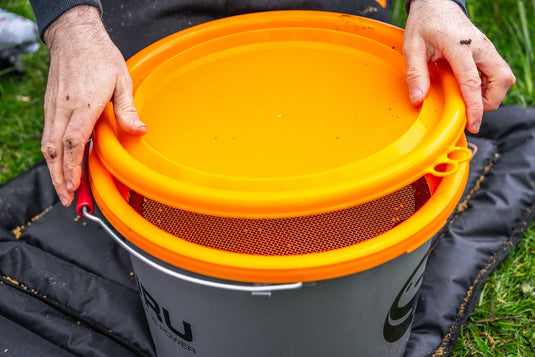 Guru Bucket 18 ltr Grey - Secchio per Pastura