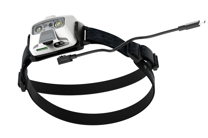 Laden Sie das Bild in Galerie -Viewer, Led Lenser Lampada frontale HF6R Core
