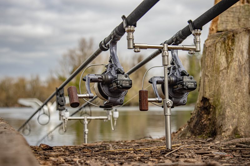 Carica immagine in Galleria Viewer, Solar Pro-Loc 2 Rod Buzz Bar (Front)
