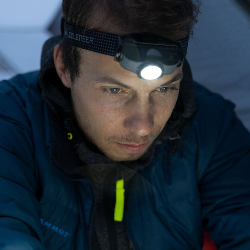 Laden Sie das Bild in Galerie -Viewer, Led Lenser Lampada frontale MH5
