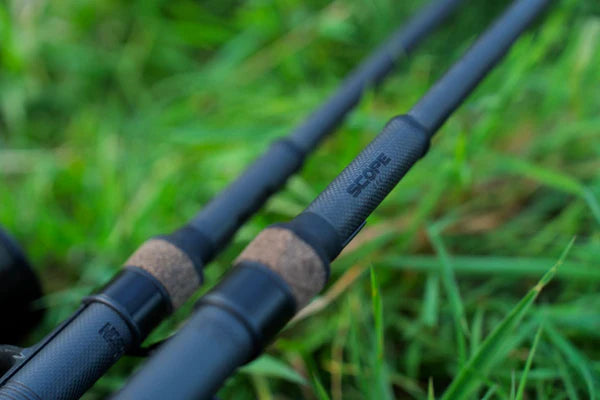 Laden Sie das Bild in Galerie -Viewer, Nash Scope OPS Dark Cork - Canna Carpfishing Alto Modulo

