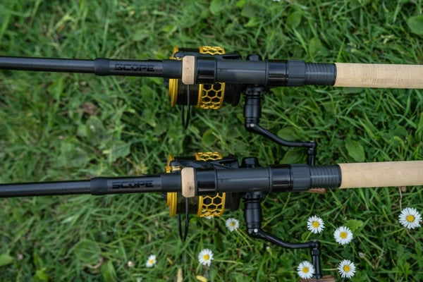 Laden Sie das Bild in Galerie -Viewer, Nash Scope Cork / Canna Carpfishing con Impugnatura in Sughero
