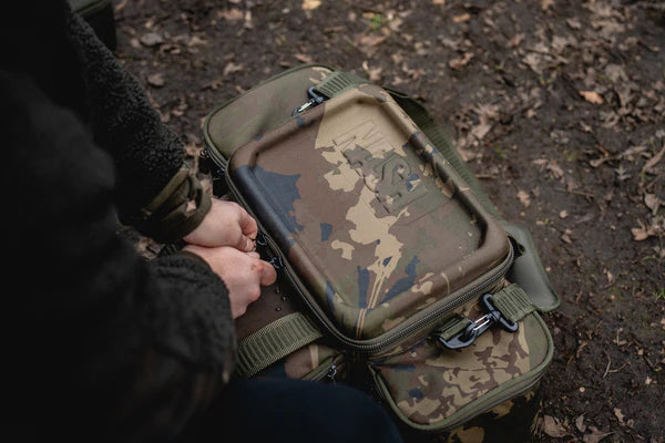 Load image into Gallery viewer, Nash Subterfuge Carryall Medium 50L - Borsa da Carpfishing
