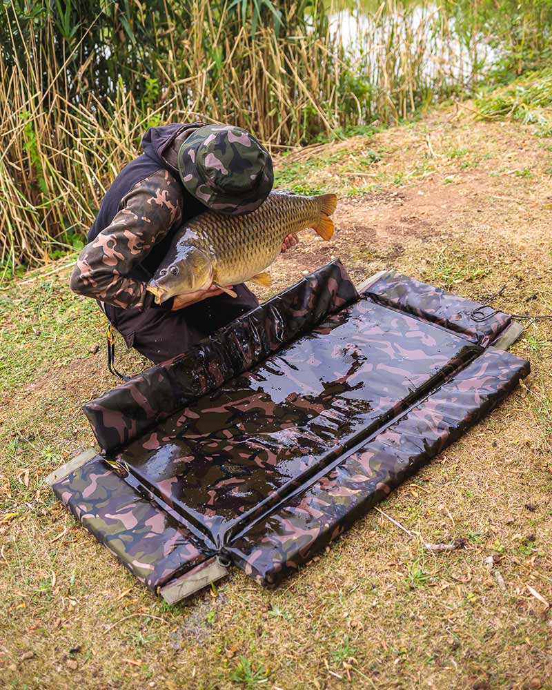 Laden Sie das Bild in Galerie -Viewer, Fox Camolite Welded Flat Mat With Sides
