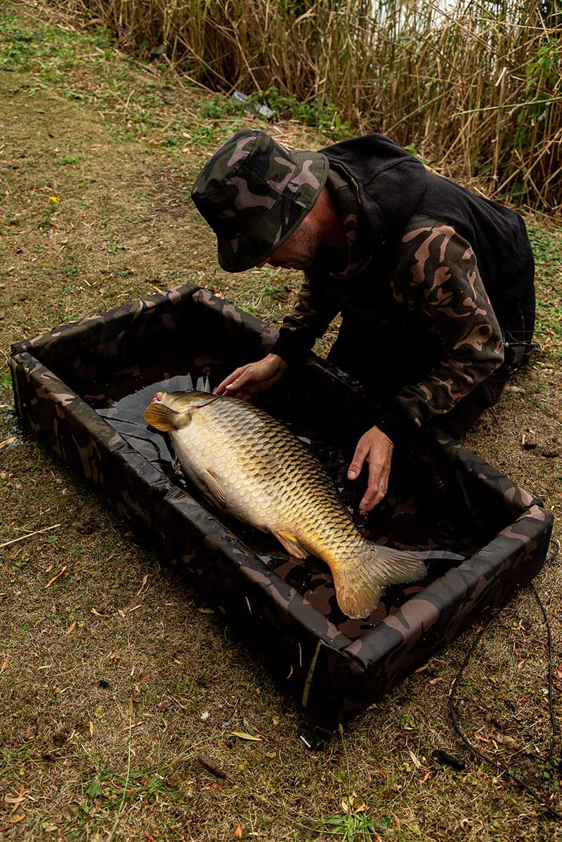 Laden Sie das Bild in Galerie -Viewer, Fox Camolite Welded Flat Mat With Sides
