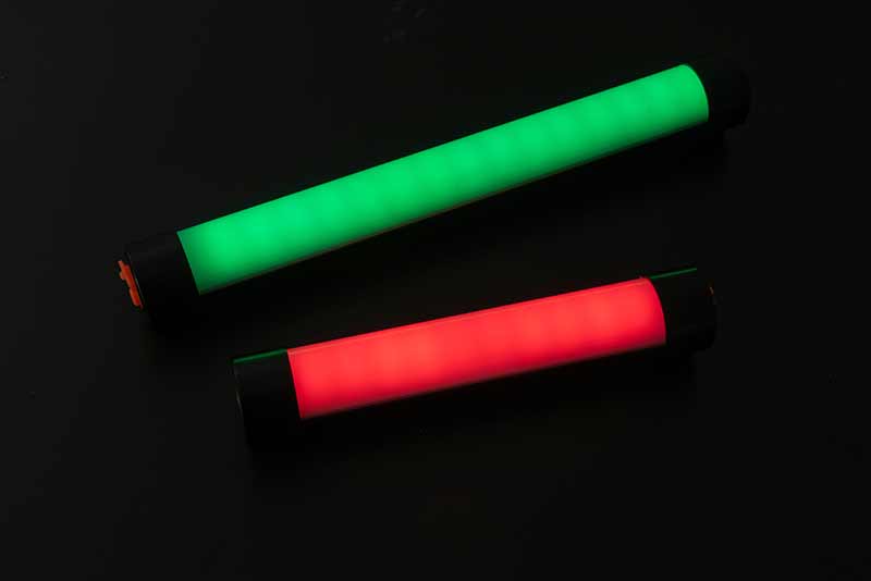 Carica immagine in Galleria Viewer, Fox Halo Multi-Colour Strip Lights - Lampada da Tenda LED Multicolore
