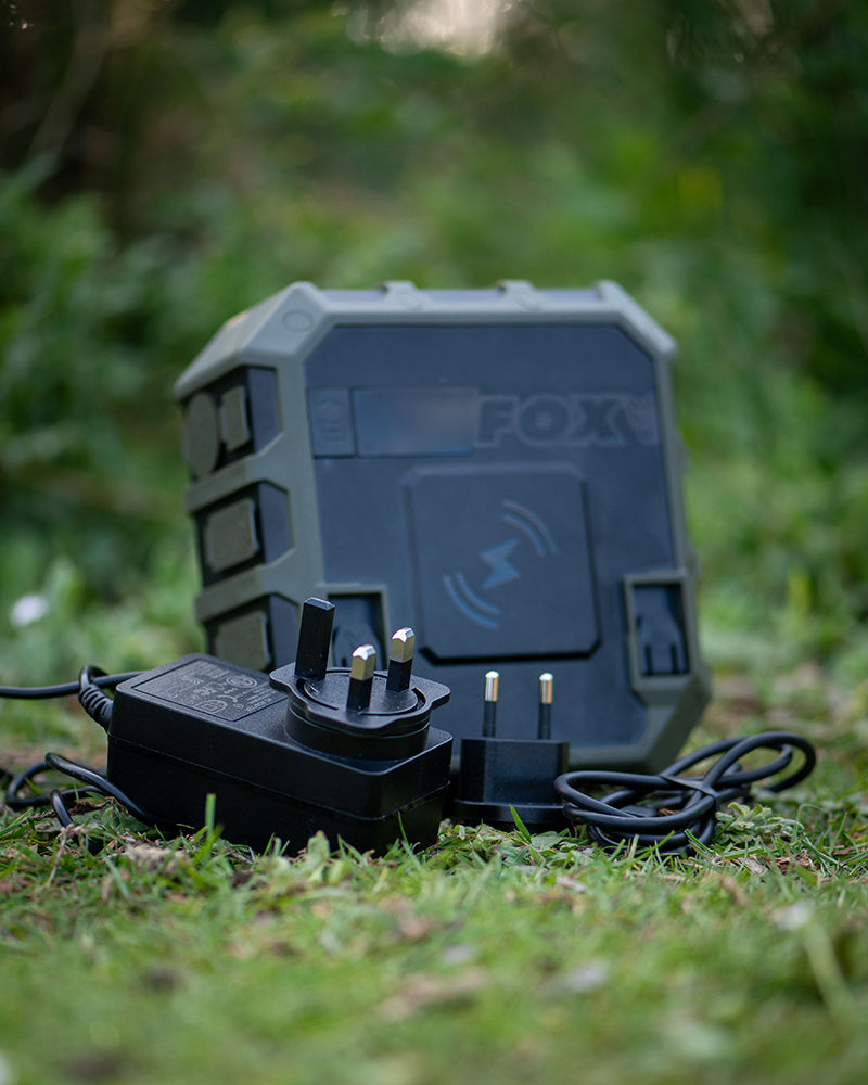 Carica immagine in Galleria Viewer, Fox Halo 48K Wireless Power Pack - Power Bank Outdoor
