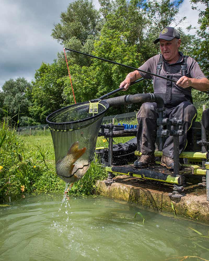 Laden Sie das Bild in Galerie -Viewer, Matrix Fine Mesh Landing Net - Testa per Guadino a Maglia Fine
