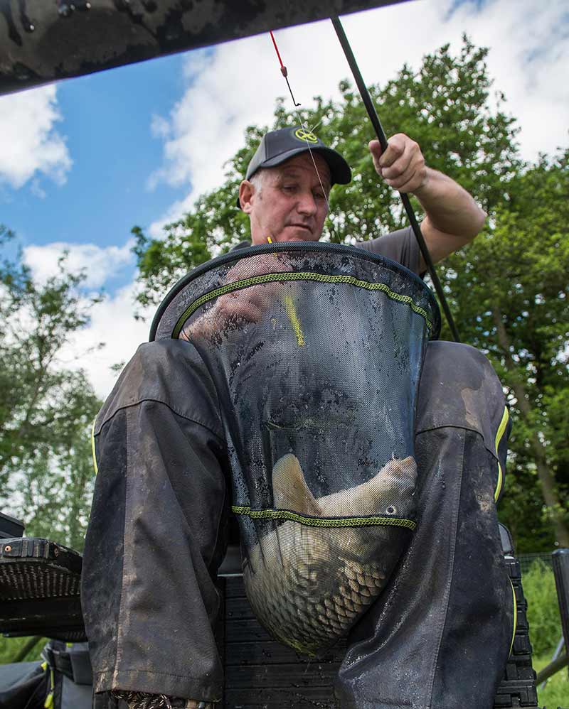 Laden Sie das Bild in Galerie -Viewer, Matrix Fine Mesh Landing Net - Testa per Guadino a Maglia Fine
