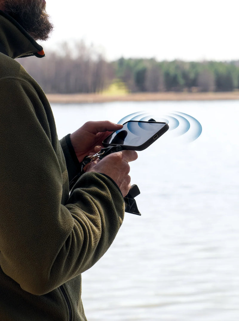 Laden Sie das Bild in Galerie -Viewer, Deeper Spark Bait Boat - Barca Pasturatore con Sonar CHIRP Integrato
